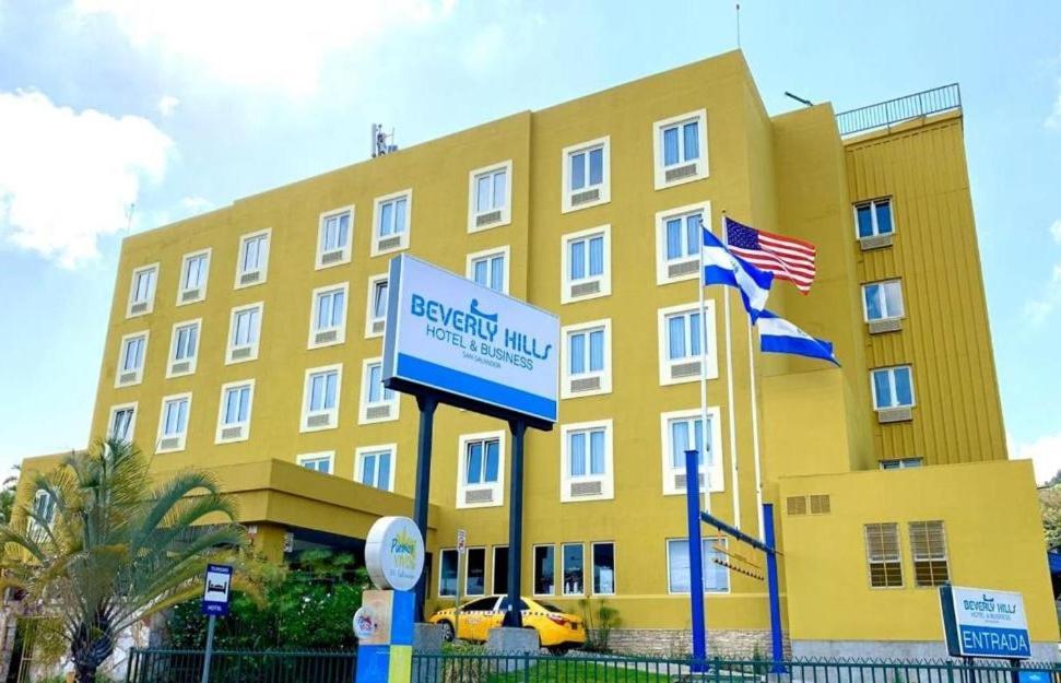 Beverly Hills: Hotel And Business Nuevo Cuscatlan Kültér fotó