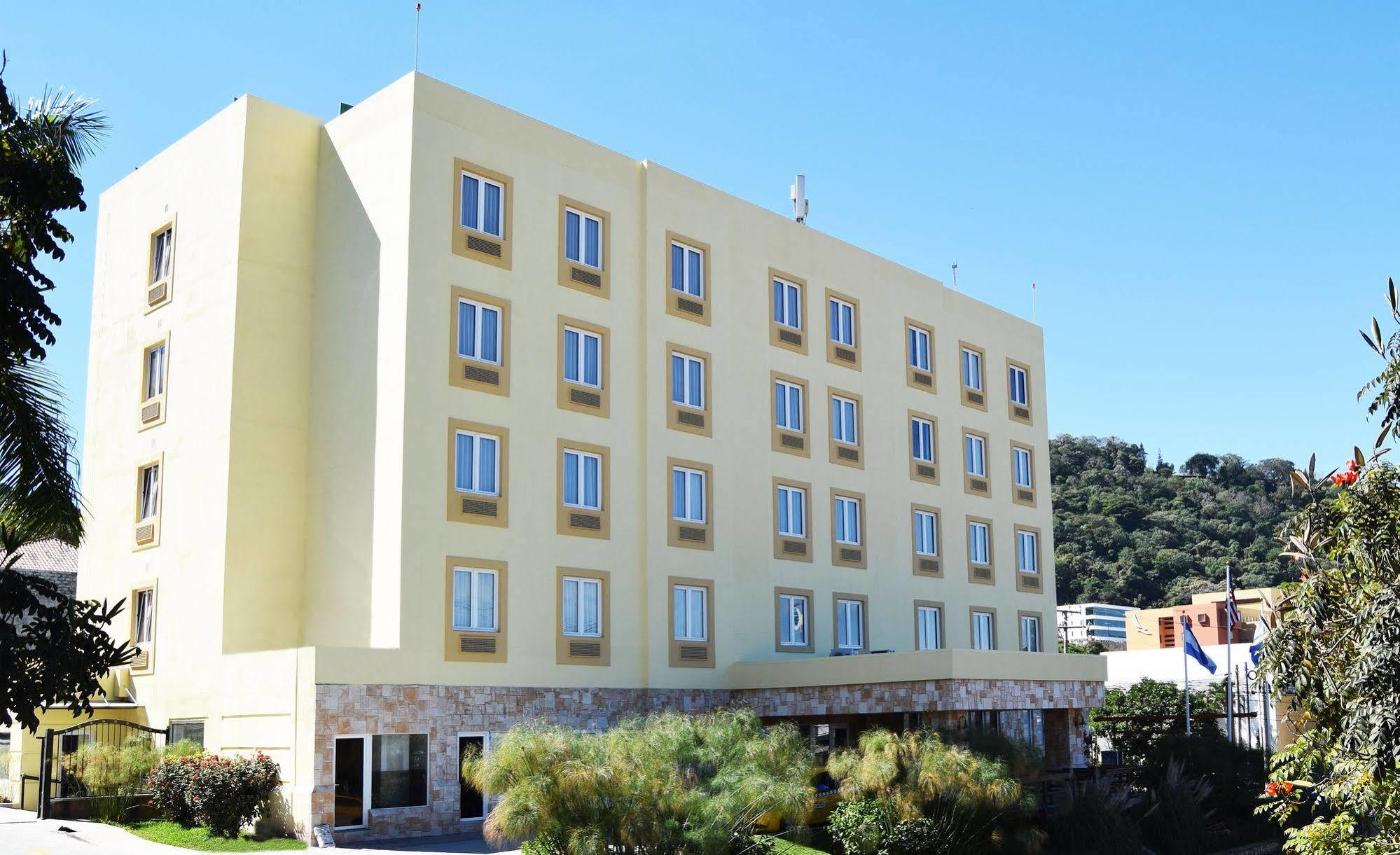 Beverly Hills: Hotel And Business Nuevo Cuscatlan Kültér fotó